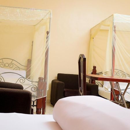 Palace Hotel Mbarara Eksteriør bilde